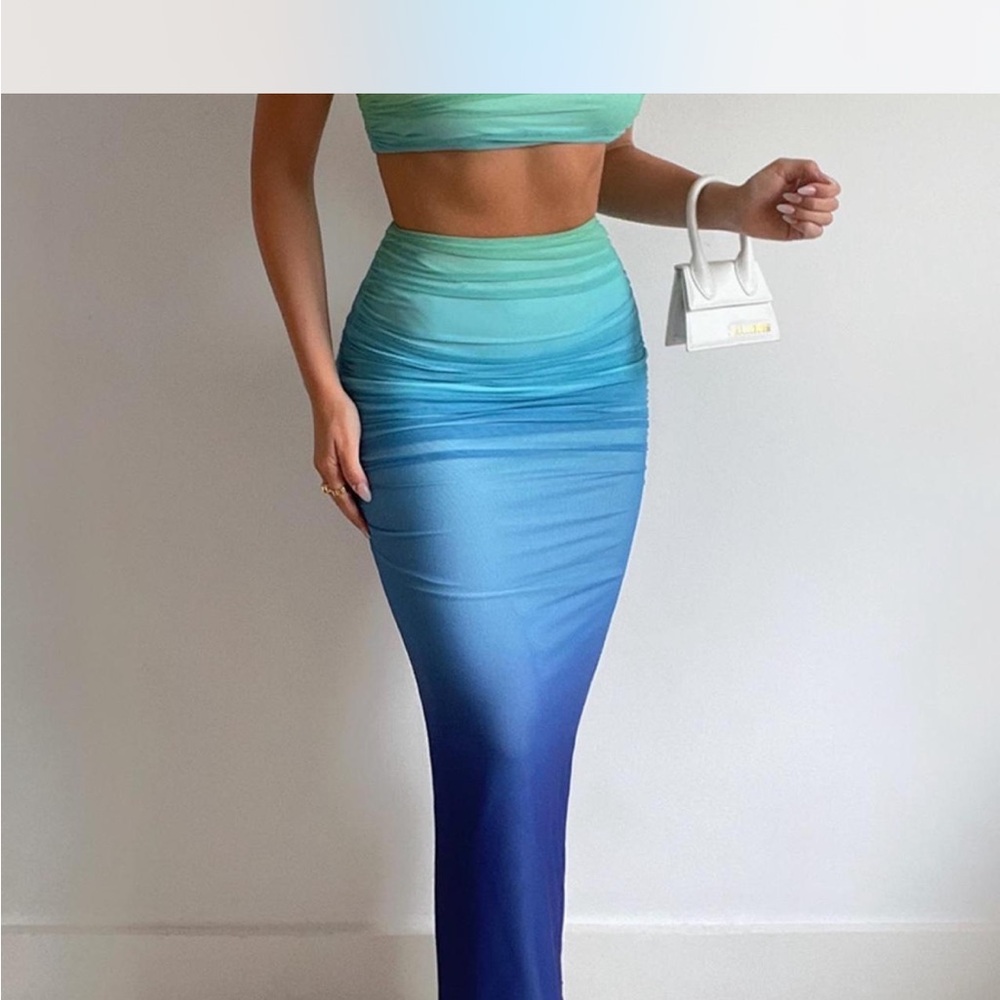 Elegant Blue and Green Midi Skirt